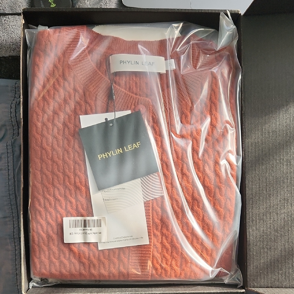 Phylin Leaf Red Sweater New In Box Size Medium M Cashmere Cardigan